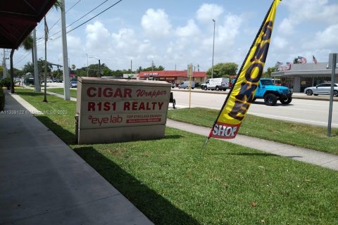 Купить коммерческую недвижимость в Форт-Лодердейл, Флорида № 290433 - фото 2