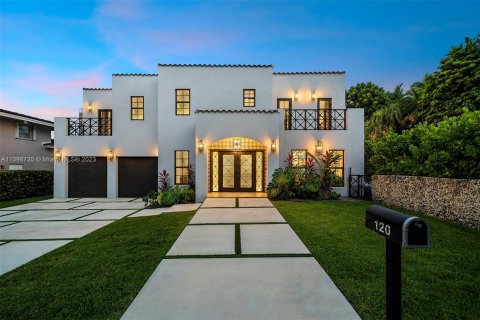 Casa en venta en Coral Gables, Florida, 5 dormitorios, 309.09 m2 № 537000 - foto 1
