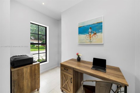 Casa en venta en Coral Gables, Florida, 5 dormitorios, 309.09 m2 № 537000 - foto 6