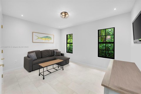 House in Coral Gables, Florida 5 bedrooms, 309.09 sq.m. № 537000 - photo 18
