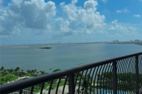 Condo in Miami, Florida, 1 bedroom  № 1358591 - photo 15