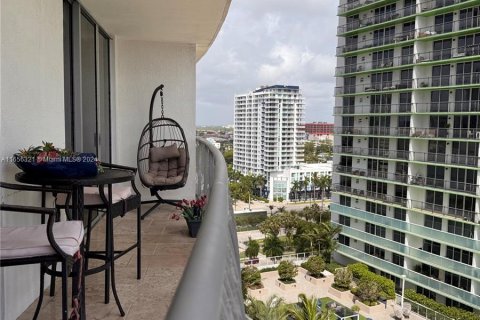 Condominio en alquiler en Miami, Florida, 1 dormitorio, 73.49 m2 № 1358591 - foto 16