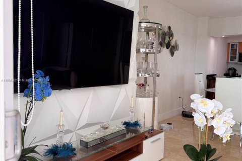 Condominio en alquiler en Miami, Florida, 1 dormitorio, 73.49 m2 № 1358591 - foto 4