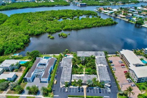 Condo in Ocean Ridge, Florida, 2 bedrooms  № 961458 - photo 14