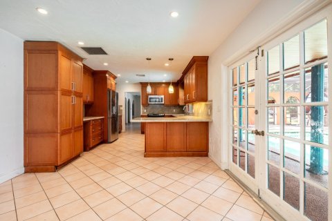 House in Fort Lauderdale, Florida 4 bedrooms, 261.61 sq.m. № 1225693 - photo 19