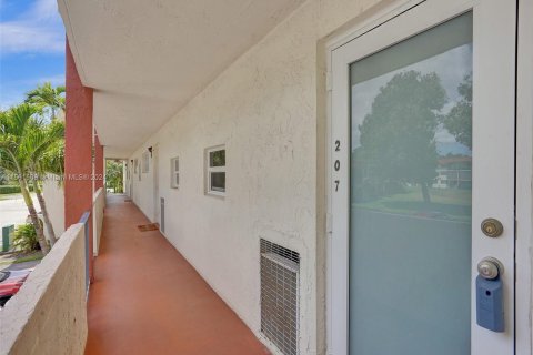 Condominio en venta en Pembroke Pines, Florida, 2 dormitorios, 108.7 m2 № 1116421 - foto 5