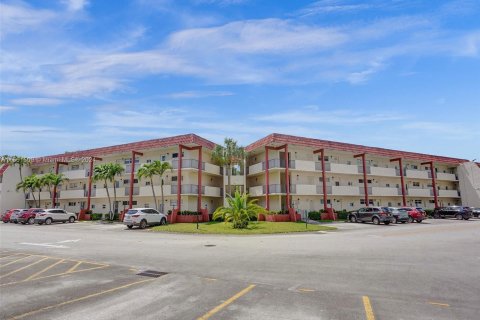 Condo in Pembroke Pines, Florida, 2 bedrooms  № 1116421 - photo 2