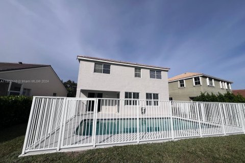 House in Weston, Florida 4 bedrooms, 187.85 sq.m. № 961312 - photo 9