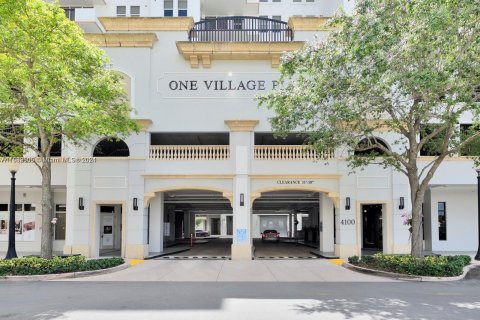 Condo in Coral Gables, Florida, 2 bedrooms  № 1315894 - photo 17