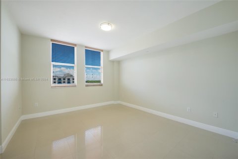 Condo in Coral Gables, Florida, 2 bedrooms  № 1315894 - photo 12