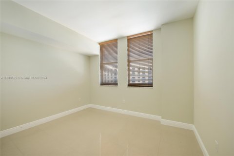 Copropriété à vendre à Coral Gables, Floride: 2 chambres, 101.26 m2 № 1315894 - photo 15