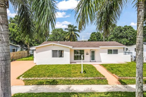 House in Miami Gardens, Florida 3 bedrooms, 155.24 sq.m. № 1360367 - photo 3