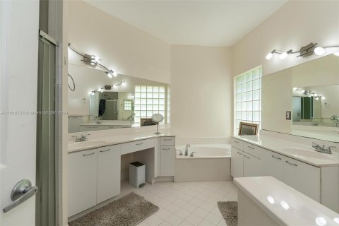 Villa ou maison à vendre à Coral Springs, Floride: 3 chambres, 194.72 m2 № 1360422 - photo 5