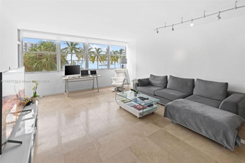 Condominio en venta en Miami Beach, Florida, 1 dormitorio, 83.33 m2 № 1360368 - foto 1