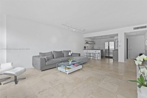 Condominio en venta en Miami Beach, Florida, 1 dormitorio, 83.33 m2 № 1360368 - foto 11