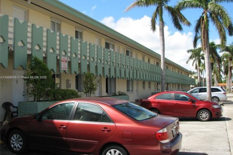 Купить кондоминиум в Норт-Майами-Бич, Флорида 2 спальни, 79.43м2, № 303681 - фото 6