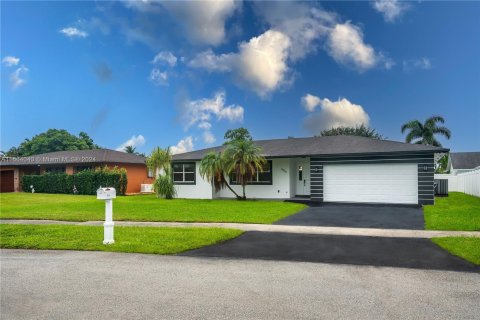 Villa ou maison à vendre à Davie, Floride: 3 chambres, 164.53 m2 № 1375620 - photo 1