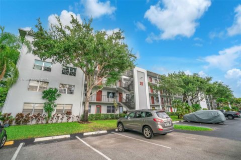 Condo in Pembroke Pines, Florida, 2 bedrooms  № 1293449 - photo 20