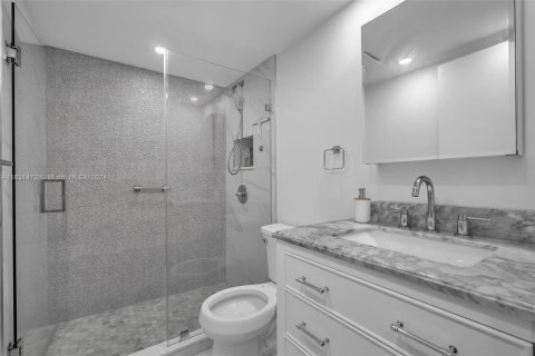 Condo in Pembroke Pines, Florida, 2 bedrooms  № 1293449 - photo 19