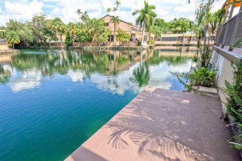 Adosado en venta en Miami Lakes, Florida, 3 dormitorios, 135.64 m2 № 1375670 - foto 30