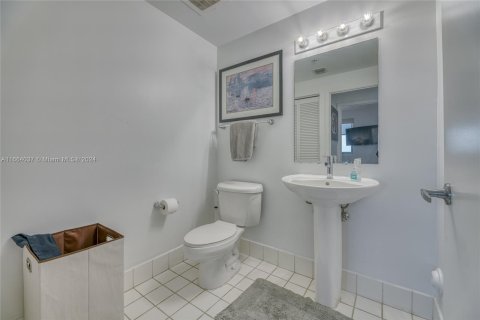 Copropriété à vendre à Miami, Floride: 2 chambres, 107.58 m2 № 1375618 - photo 4