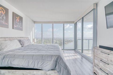 Copropriété à vendre à Miami, Floride: 2 chambres, 107.58 m2 № 1375618 - photo 1