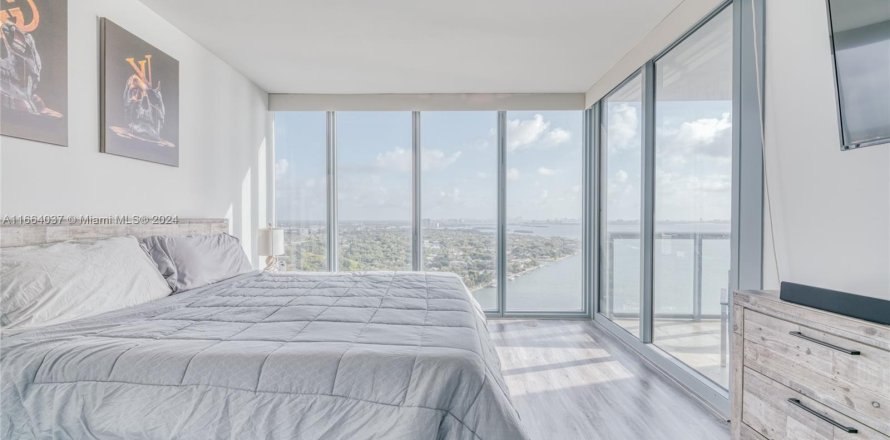 Condo in Miami, Florida, 2 bedrooms  № 1375618