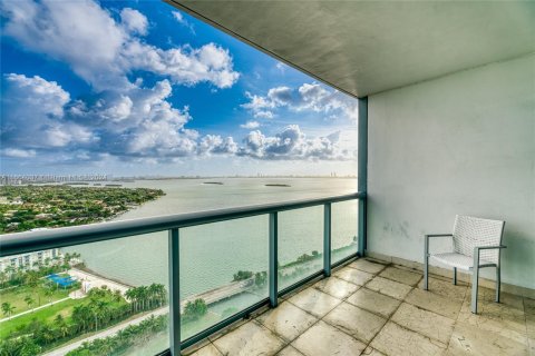 Condo in Miami, Florida, 2 bedrooms  № 1375618 - photo 25