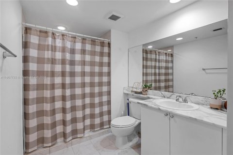 Condo in Aventura, Florida, 2 bedrooms  № 1230880 - photo 15