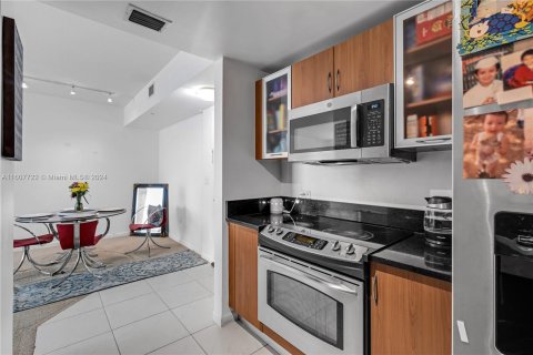 Condo in Aventura, Florida, 2 bedrooms  № 1230880 - photo 12