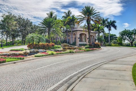 House in Delray Beach, Florida 5 bedrooms, 325.34 sq.m. № 970403 - photo 24