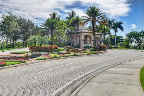 House in Delray Beach, Florida 5 bedrooms, 325.34 sq.m. № 970403 - photo 3