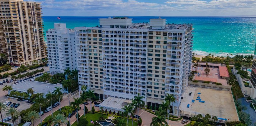 Condominio en Bal Harbour, Florida, 2 dormitorios  № 1232187