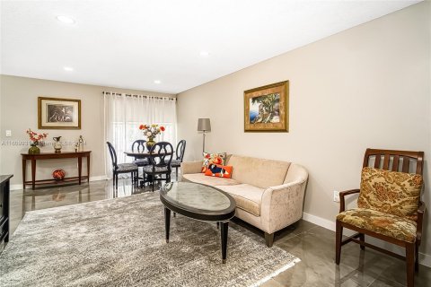 Condominio en venta en Sunny Isles Beach, Florida, 1 dormitorio, 57.23 m2 № 1232188 - foto 1