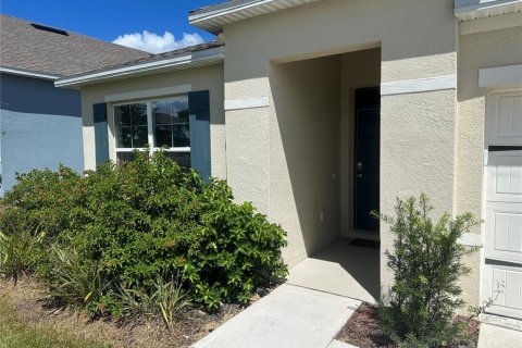 House in Davenport, Florida 3 bedrooms, 155.33 sq.m. № 1351364 - photo 2