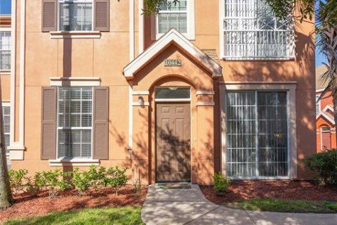 Condo in Tampa, Florida, 2 bedrooms  № 1307473 - photo 1