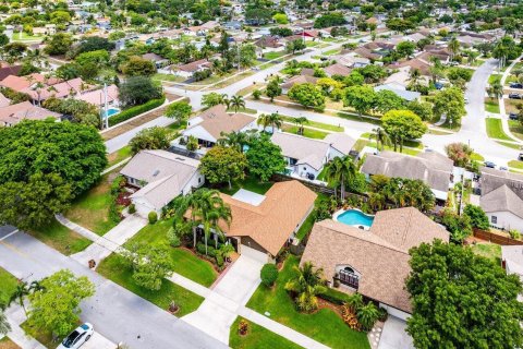 Villa ou maison à vendre à Deerfield Beach, Floride: 4 chambres, 170.94 m2 № 1221659 - photo 5