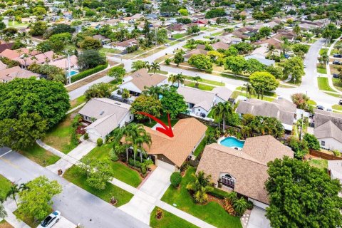 Villa ou maison à vendre à Deerfield Beach, Floride: 4 chambres, 170.94 m2 № 1221659 - photo 6