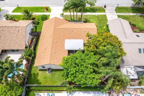 Villa ou maison à vendre à Deerfield Beach, Floride: 4 chambres, 170.94 m2 № 1221659 - photo 10