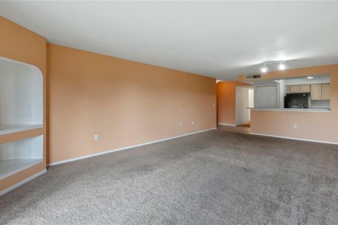 Condo in Orlando, Florida, 2 bedrooms  № 1350210 - photo 16