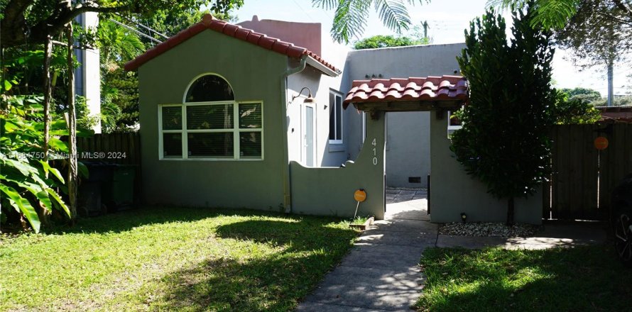 House in Fort Lauderdale, Florida 2 bedrooms, 89 sq.m. № 1423479