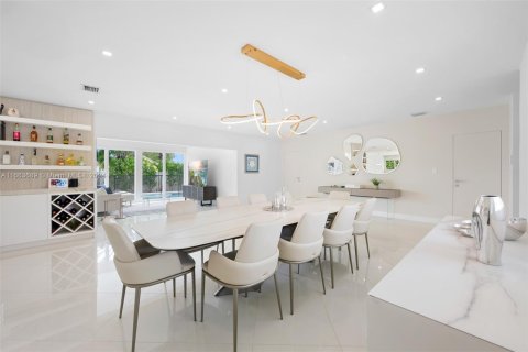 Casa en venta en Miami, Florida, 4 dormitorios, 235.32 m2 № 1419859 - foto 9