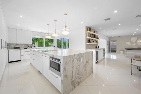 Casa en venta en Miami, Florida, 4 dormitorios, 235.32 m2 № 1419859 - foto 7