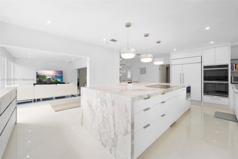 Casa en venta en Miami, Florida, 4 dormitorios, 235.32 m2 № 1419859 - foto 8