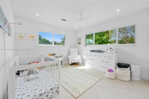 Casa en venta en Miami, Florida, 4 dormitorios, 235.32 m2 № 1419859 - foto 22