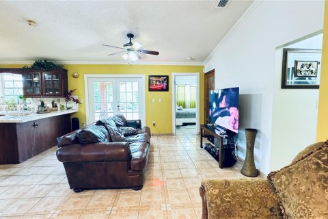 Casa en venta en Miami, Florida, 4 dormitorios, 144.65 m2 № 1330711 - foto 12