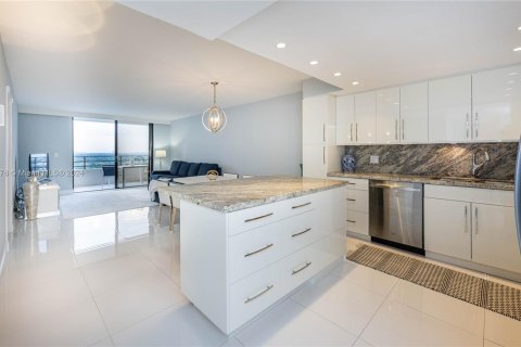 Copropriété à vendre à Hallandale Beach, Floride: 1 chambre, 92.9 m2 № 1330755 - photo 19