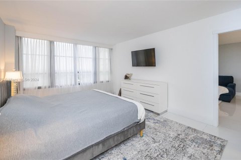 Copropriété à vendre à Hallandale Beach, Floride: 1 chambre, 92.9 m2 № 1330755 - photo 27