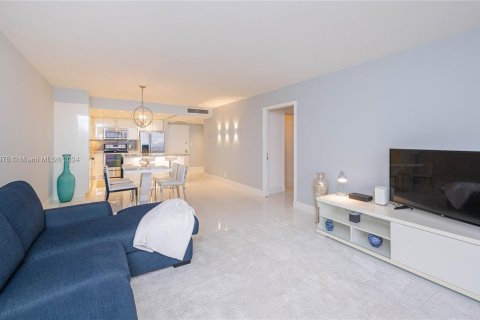 Copropriété à vendre à Hallandale Beach, Floride: 1 chambre, 92.9 m2 № 1330755 - photo 23