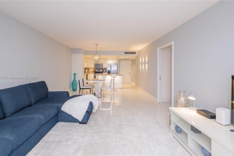 Copropriété à vendre à Hallandale Beach, Floride: 1 chambre, 92.9 m2 № 1330755 - photo 11